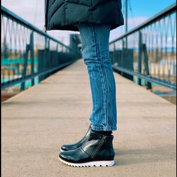 Sorel Harlow Side Zip Ankle Boots 